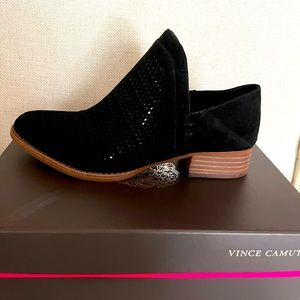 Vince Camuto Cinney bootie new in box
